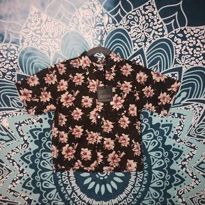 SOLD 💐 $40 🅿️ • ACACIA Boys Capsule Aloha Shirt